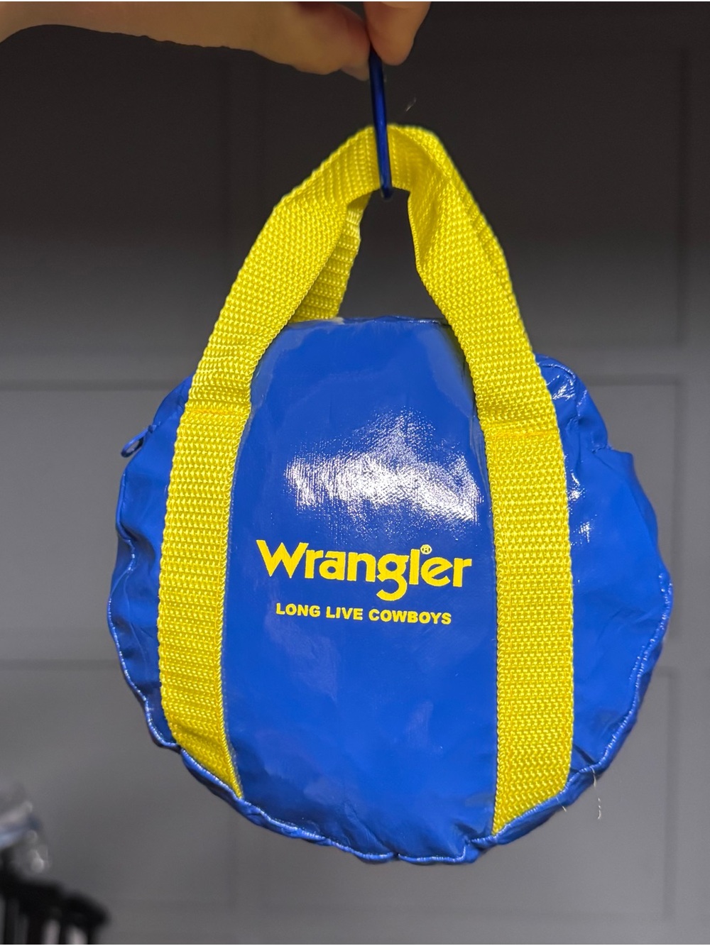 Wrangler long live cowboys rain poncho that stuffs into itself